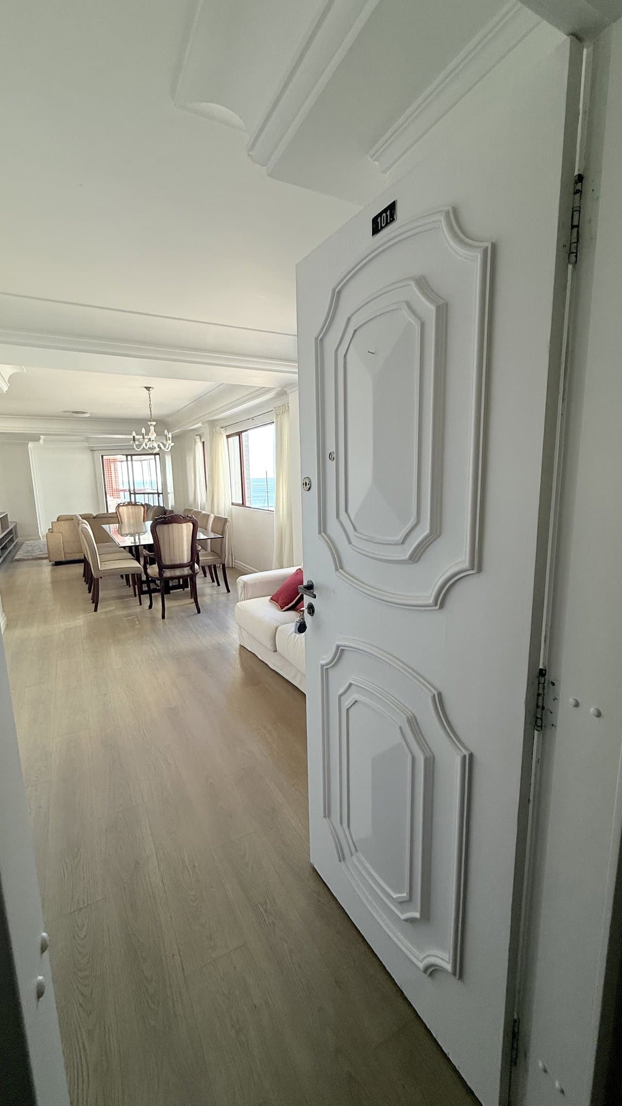 Apartamento de 3 quartos com 3 suítes e 179 m² em Bal. Camboriú