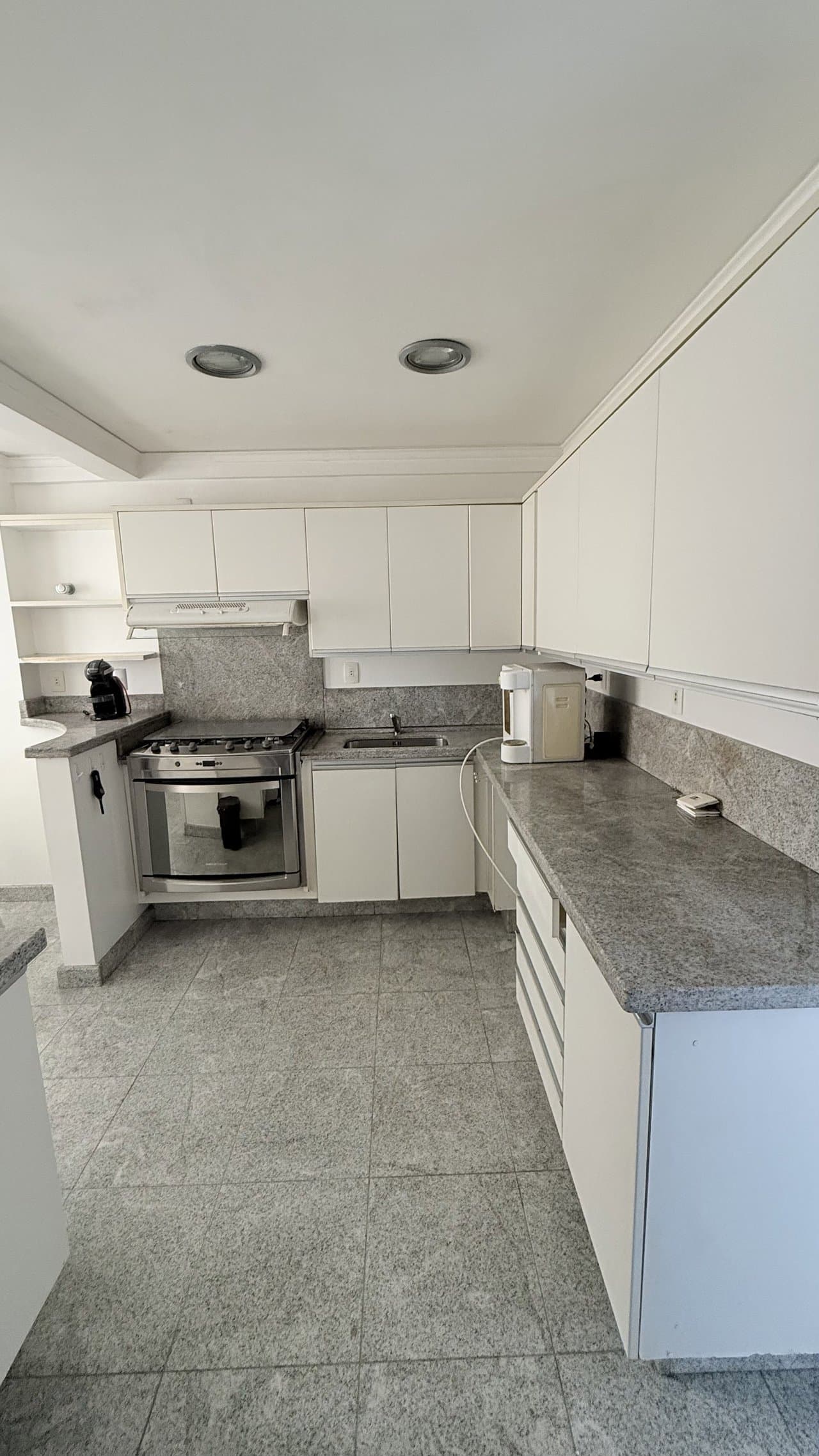 Apartamento de 3 quartos com 3 suítes e 179 m² em Bal. Camboriú
