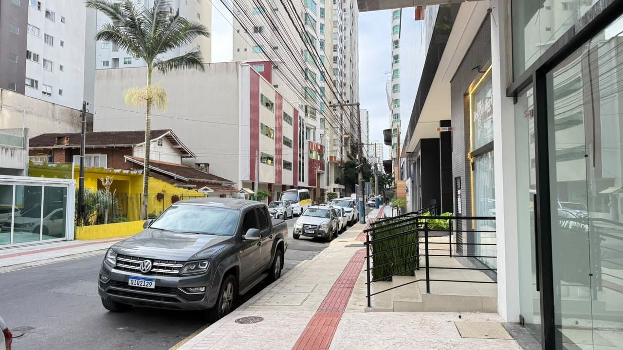 Sala Comercial 174 m² em Bal. Camboriú
