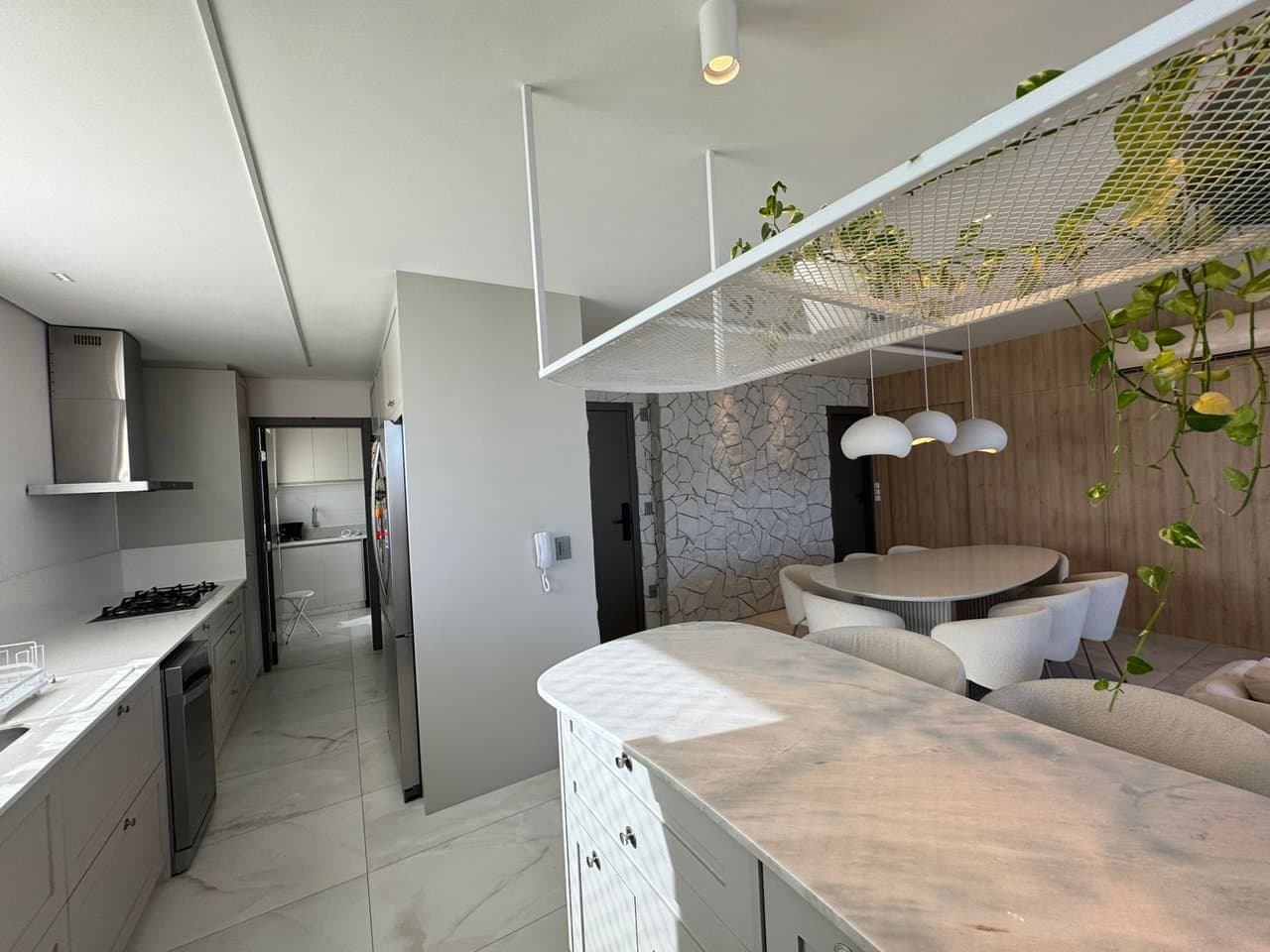 Apartamento de 3 quartos com 3 suítes e 130 m² em Bal. Camboriú