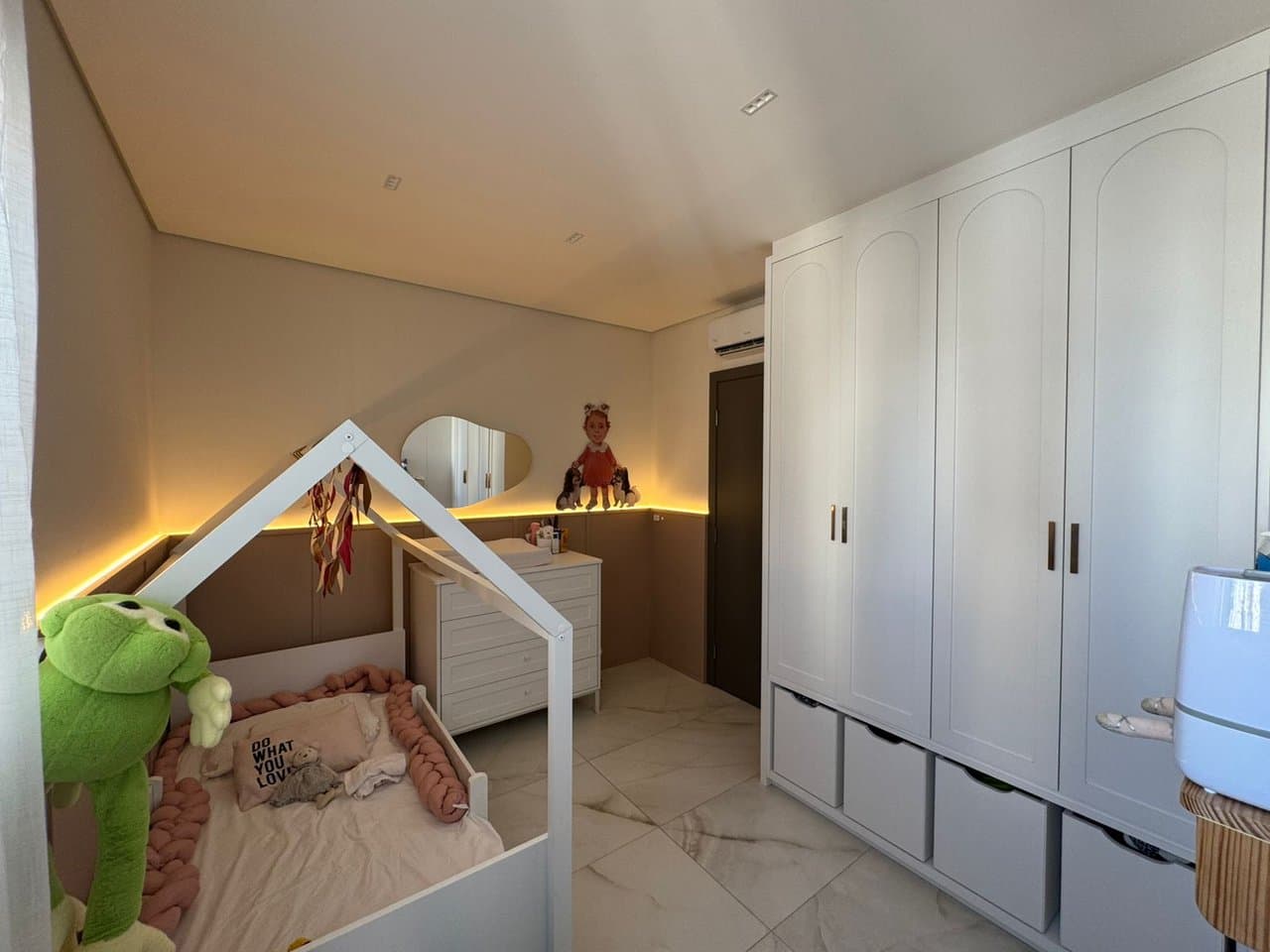 Apartamento de 3 quartos com 3 suítes e 130 m² em Bal. Camboriú