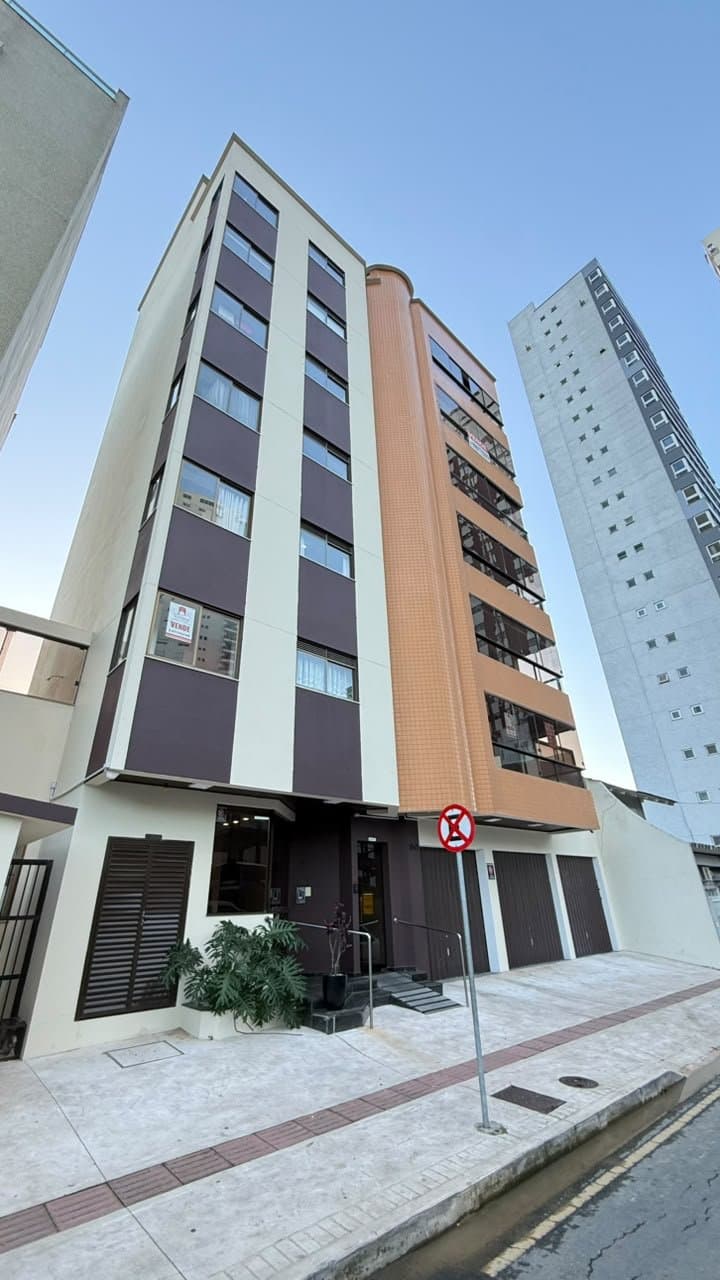 Apartamento de 2 quartos com 1 suíte e 83 m² em Bal. Camboriú