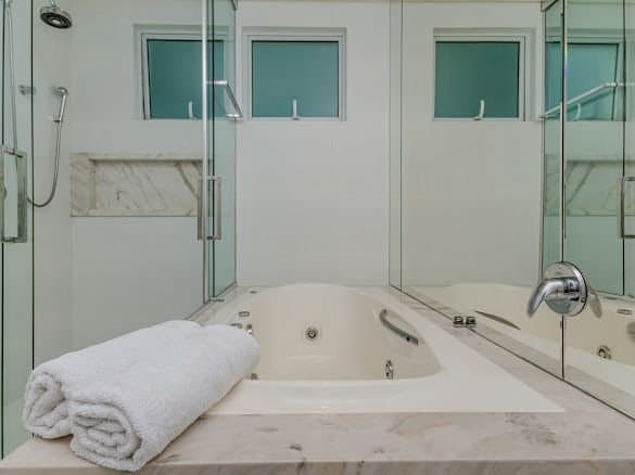 Apartamento de 4 quartos com 3 suítes e 179 m² em Bal. Camboriú