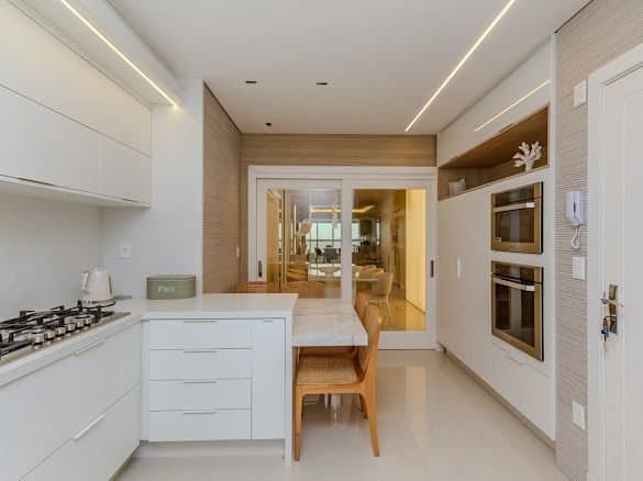 Apartamento de 4 quartos com 3 suítes e 179 m² em Bal. Camboriú