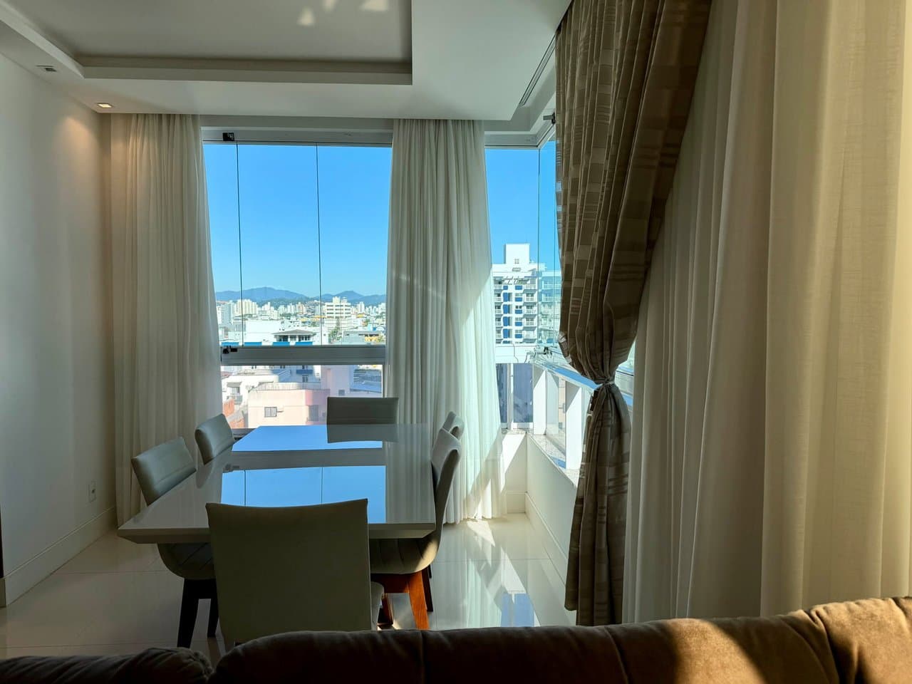 Apartamento de 3 quartos com 3 suítes e 118 m² em Bal. Camboriú