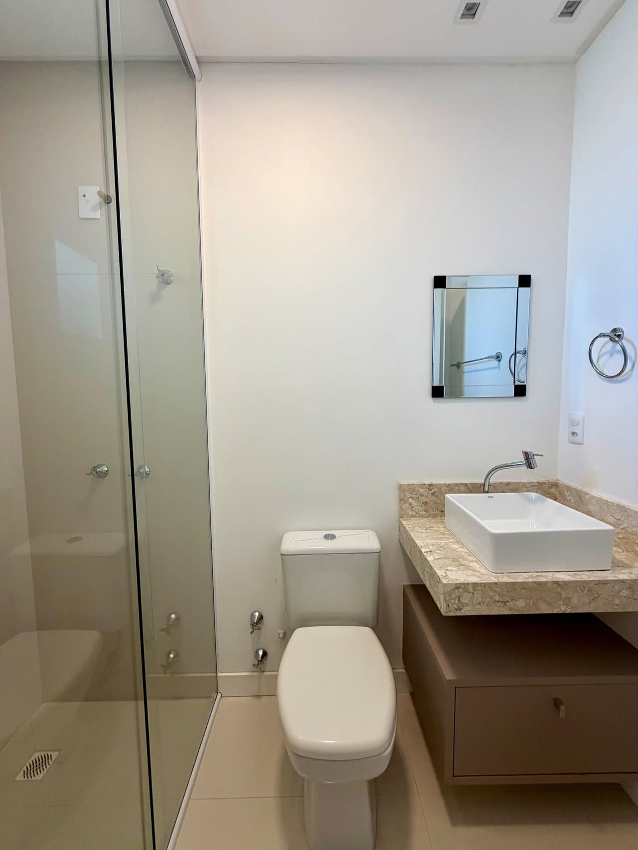 Apartamento de 3 quartos com 3 suítes e 118 m² em Bal. Camboriú