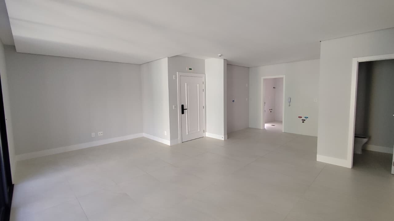 Apartamento de 4 quartos com 2 suítes e 138 m² em Bal. Camboriú