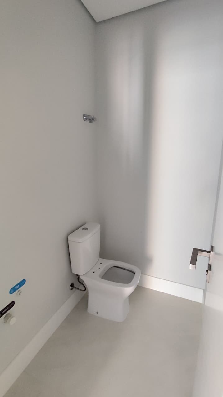 Apartamento de 4 quartos com 2 suítes e 138 m² em Bal. Camboriú