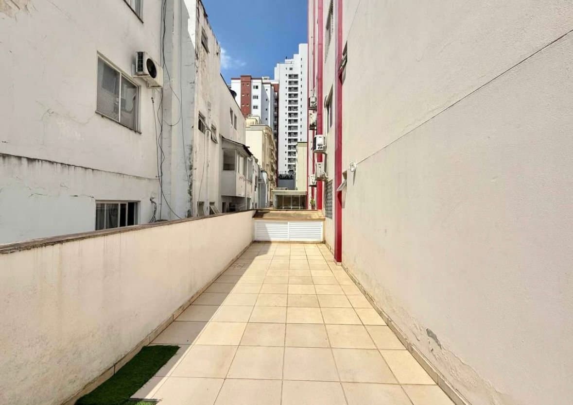 Differentiated de 2 quartos com 1 suíte e 131 m² em Bal. Camboriú