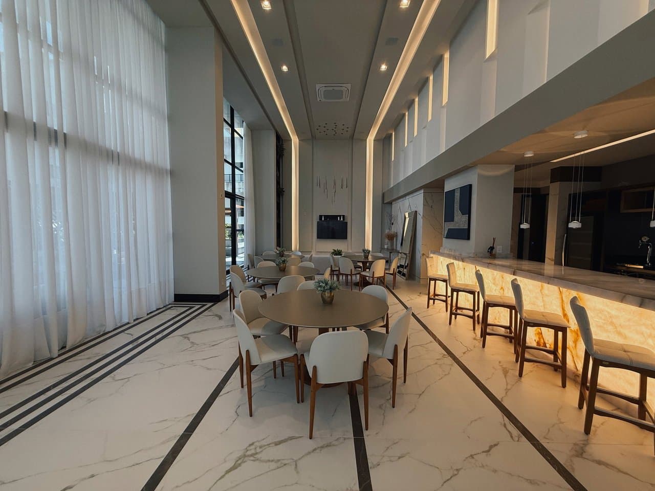 Apartamento de 4 quartos com 4 suítes e 172 m² em Bal. Camboriú