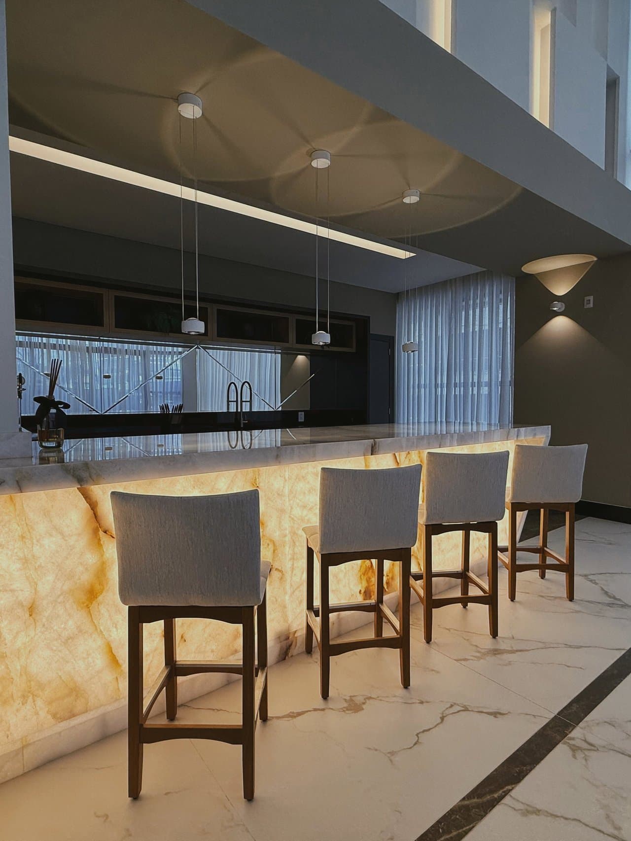 Apartamento de 4 quartos com 4 suítes e 172 m² em Bal. Camboriú