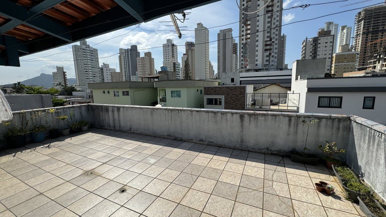 Apartamento de 2 quartos e 469 m² em Bal. Camboriú