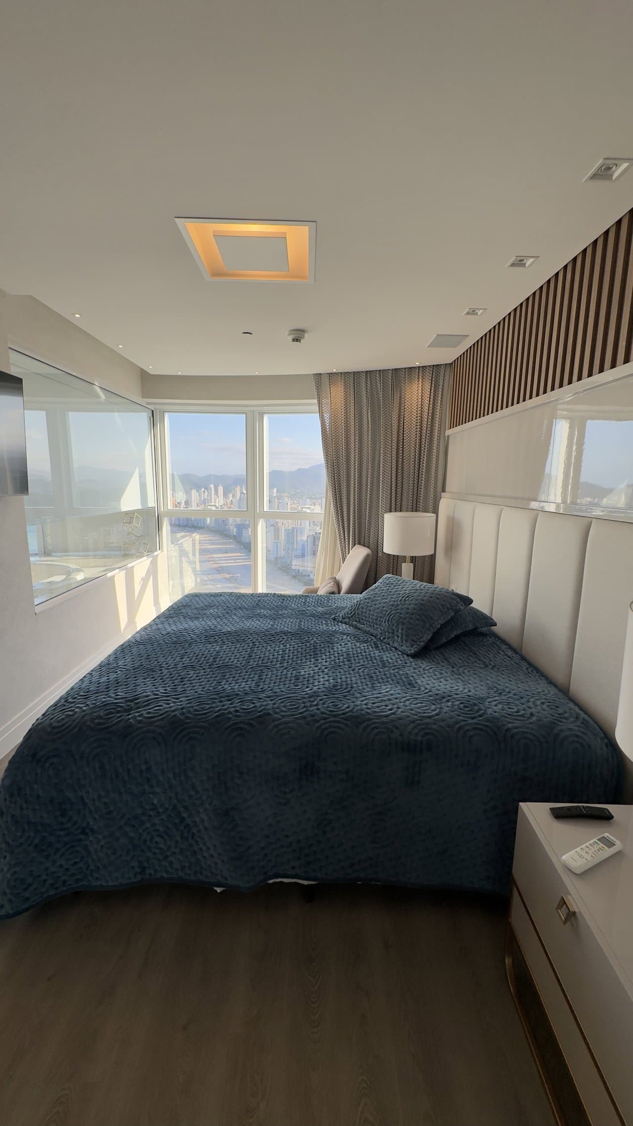 Apartamento de 3 quartos com 3 suítes e 164 m² em Bal. Camboriú