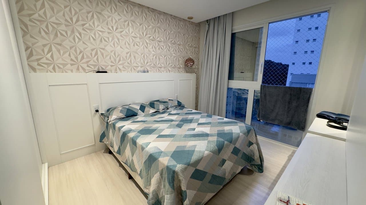 Apartamento de 3 quartos com 3 suítes e 182 m² em Bal. Camboriú