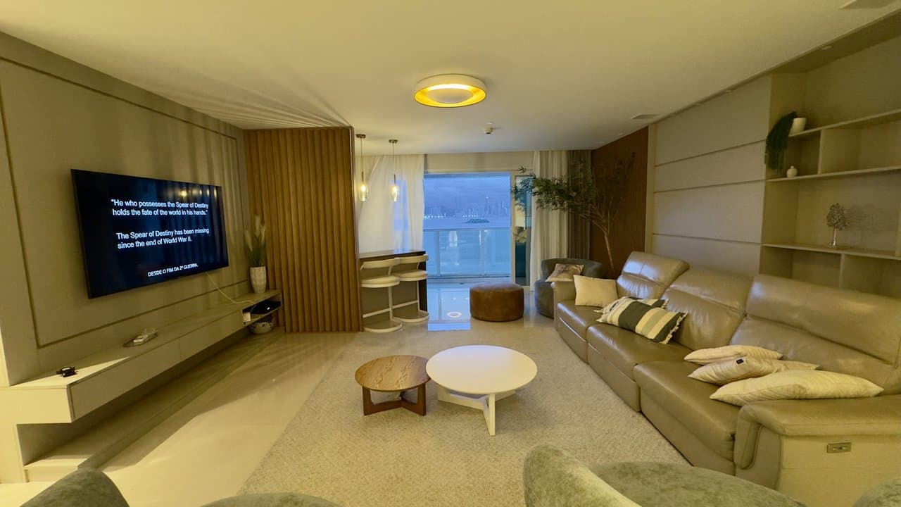 Apartamento de 3 quartos com 3 suítes e 182 m² em Bal. Camboriú