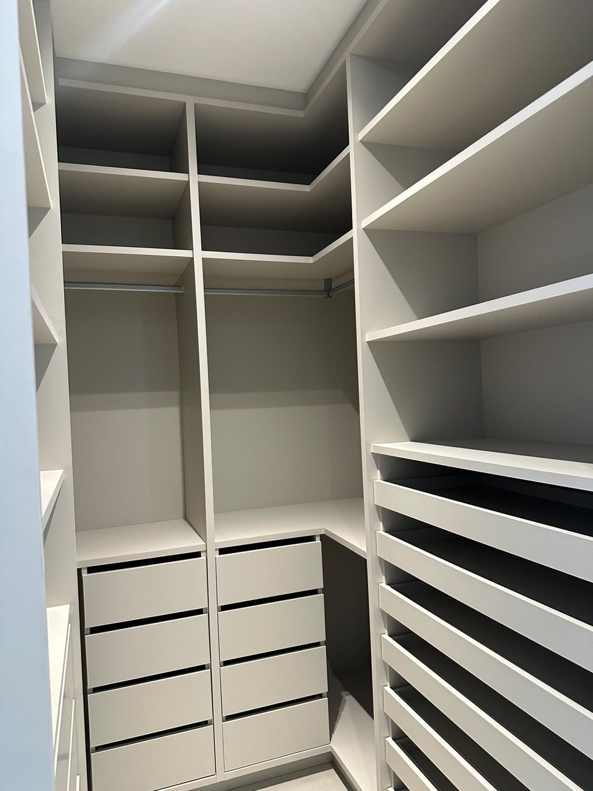 Apartamento de 3 quartos com 3 suítes e 130 m² em Bal. Camboriú