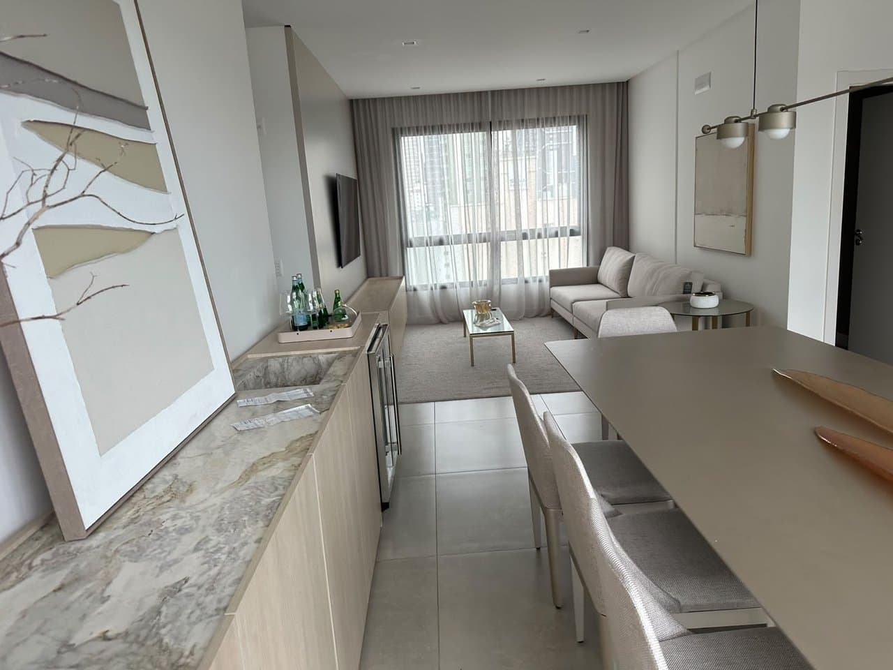 Apartamento de 3 quartos com 3 suítes e 130 m² em Bal. Camboriú