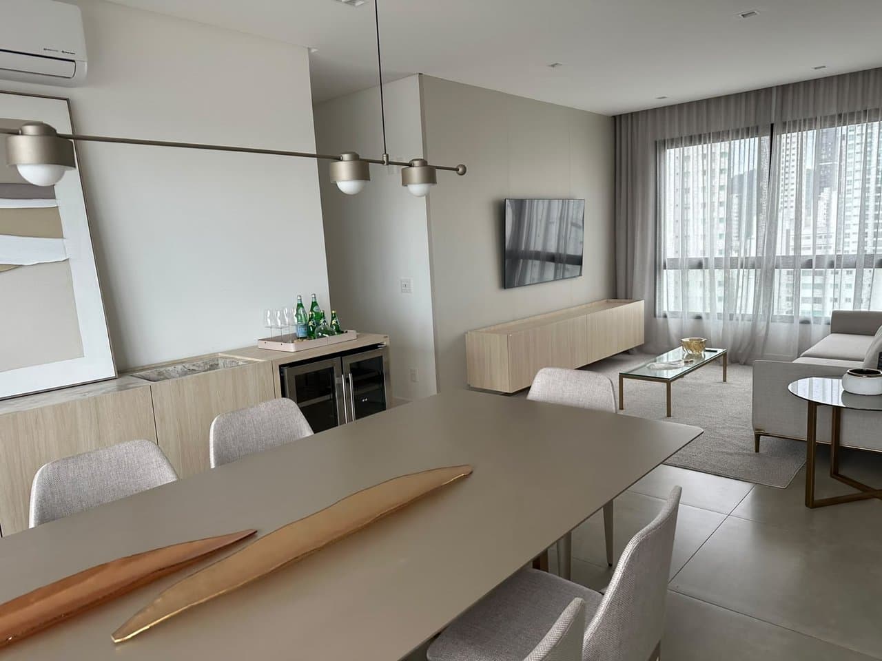 Apartamento de 3 quartos com 3 suítes e 130 m² em Bal. Camboriú