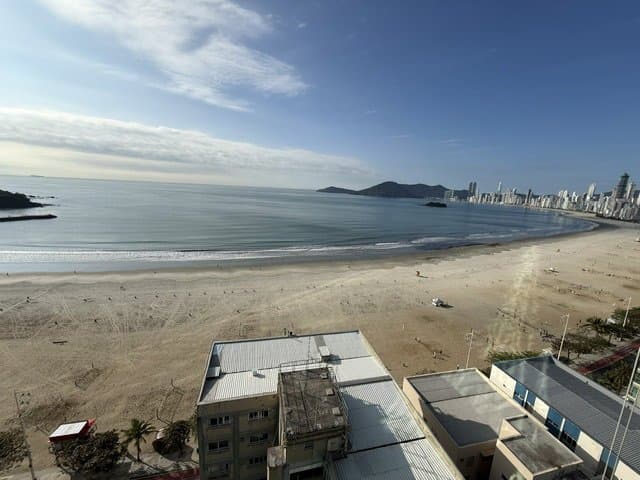 Apartamento de 4 quartos com 4 suítes e 184 m² em Bal. Camboriú