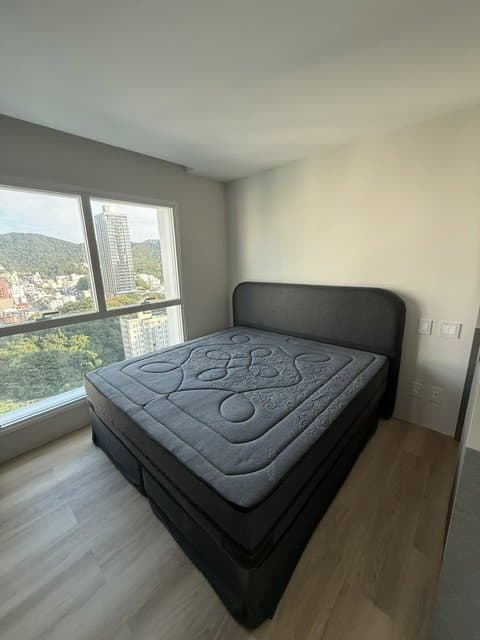 Apartamento de 4 quartos com 4 suítes e 184 m² em Bal. Camboriú