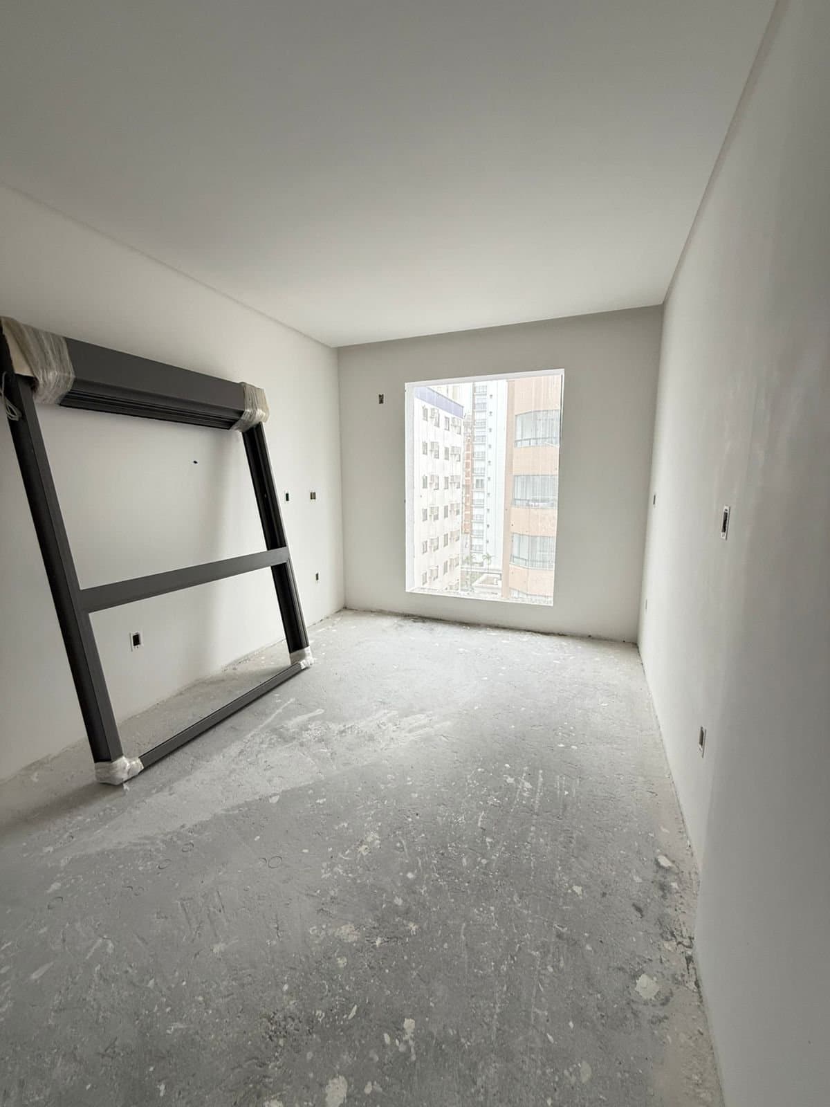 Apartamento de 4 quartos com 4 suítes e 161 m² em Bal. Camboriú