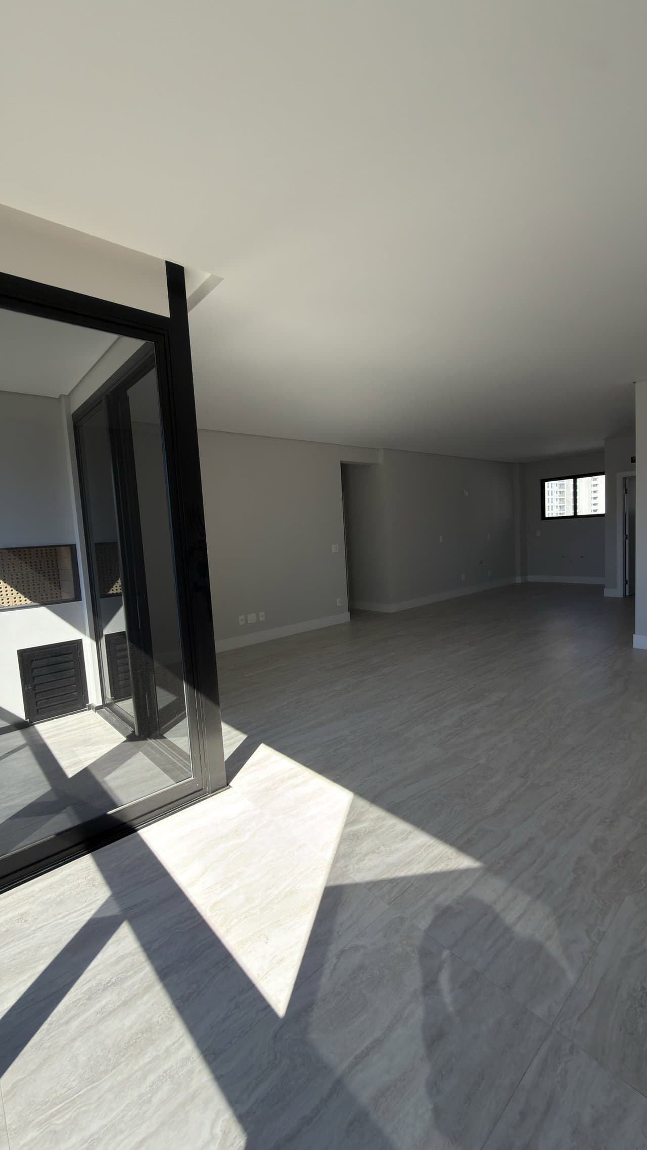 Apartamento de 4 quartos com 4 suítes e 146 m² em Bal. Camboriú