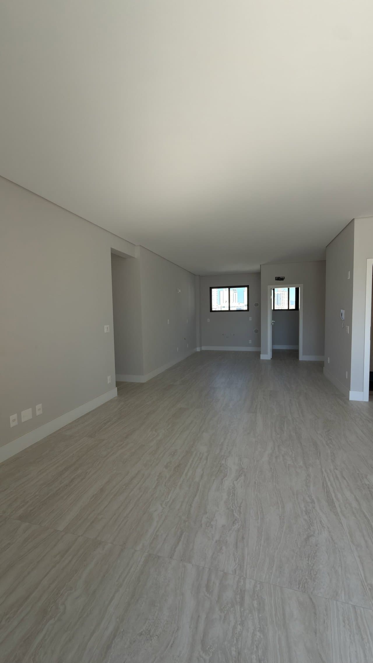 Apartamento de 4 quartos com 4 suítes e 146 m² em Bal. Camboriú