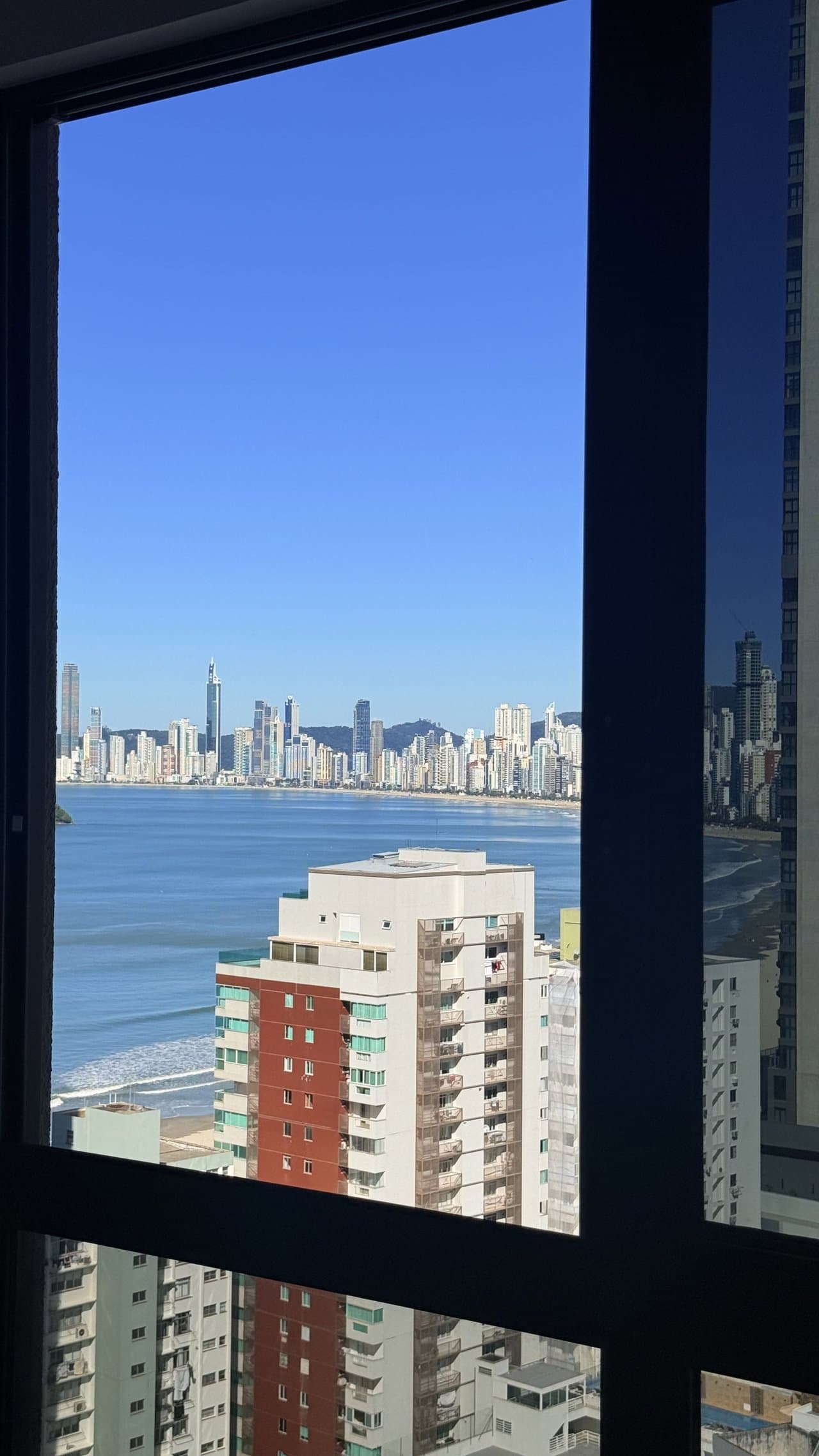 Apartamento de 4 quartos com 4 suítes e 146 m² em Bal. Camboriú