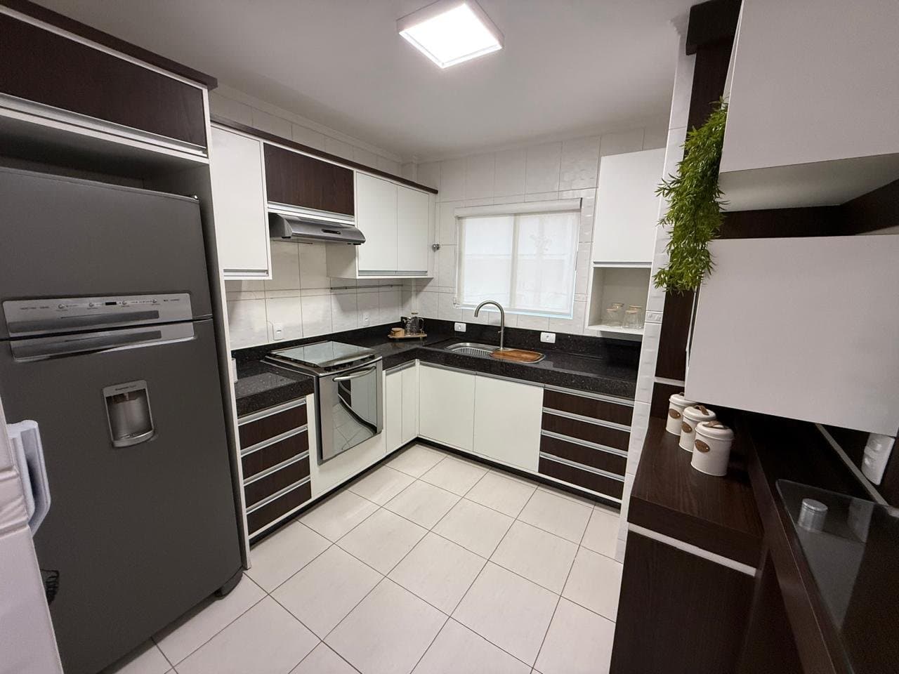 Differentiated de 3 quartos com 1 suíte e 244 m² em Bal. Camboriú