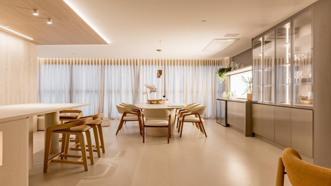 Apartamento de 4 quartos com 4 suítes e 196 m² em Bal. Camboriú