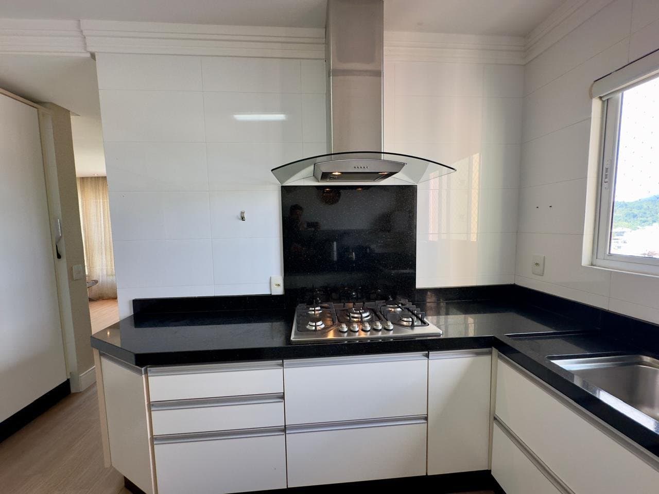Apartamento de 3 quartos com 1 suíte e 124 m² em Bal. Camboriú