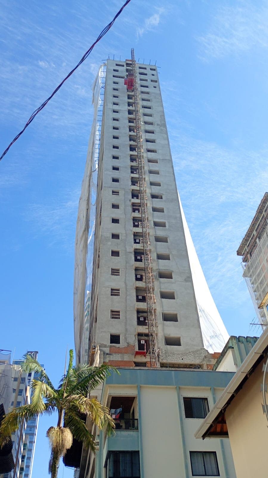 Apartamento de 4 quartos com 4 suítes e 177 m² em Bal. Camboriú
