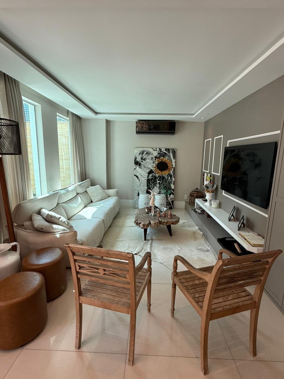 Apartamento de 3 quartos com 3 suítes e 380 m² em Bal. Camboriú