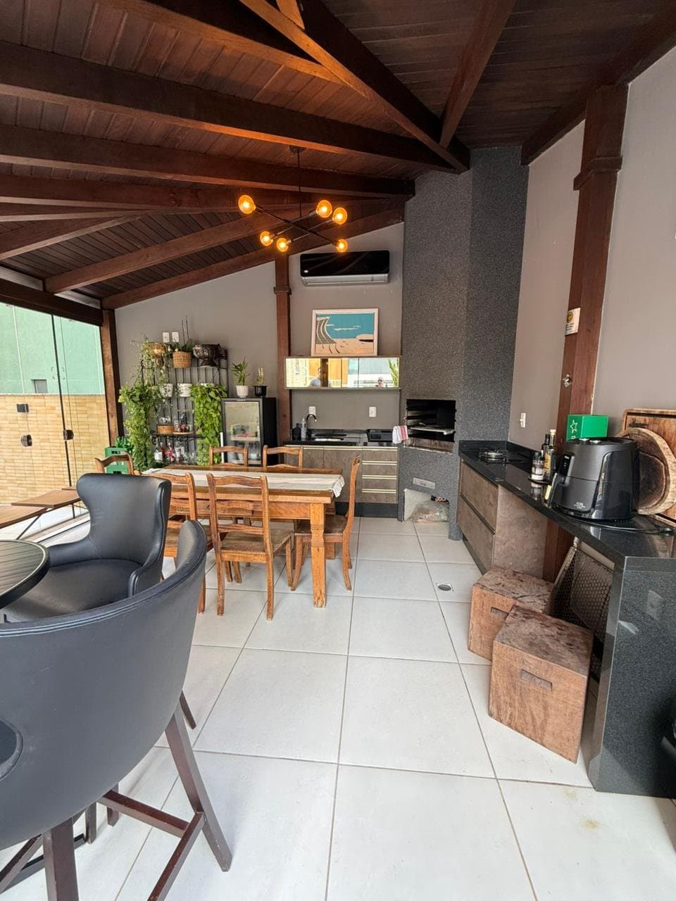 Apartamento de 3 quartos com 3 suítes e 380 m² em Bal. Camboriú