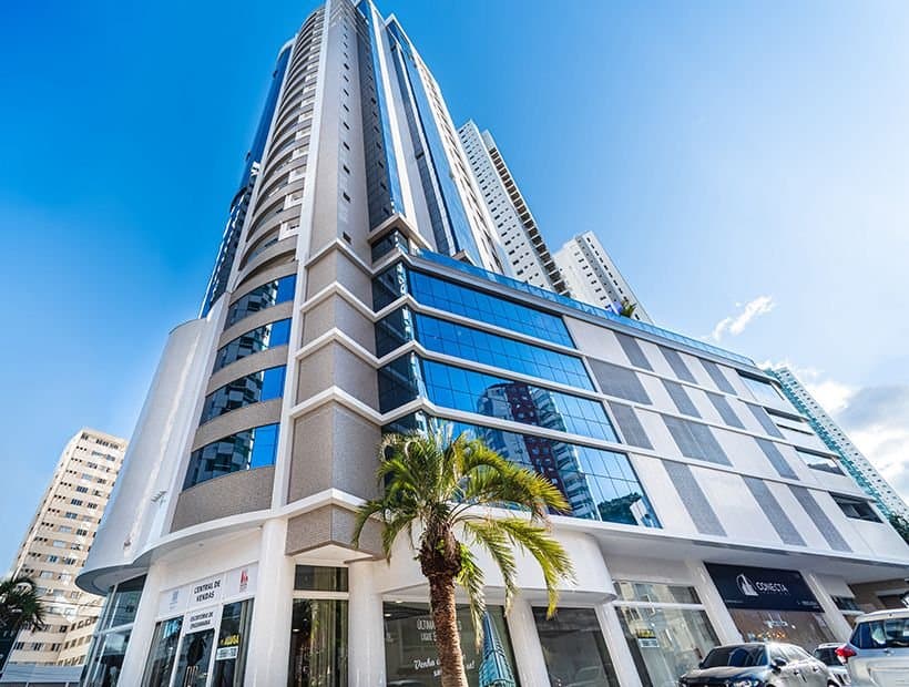 Apartamento de 4 quartos com 2 suítes e 161 m² em Bal. Camboriú