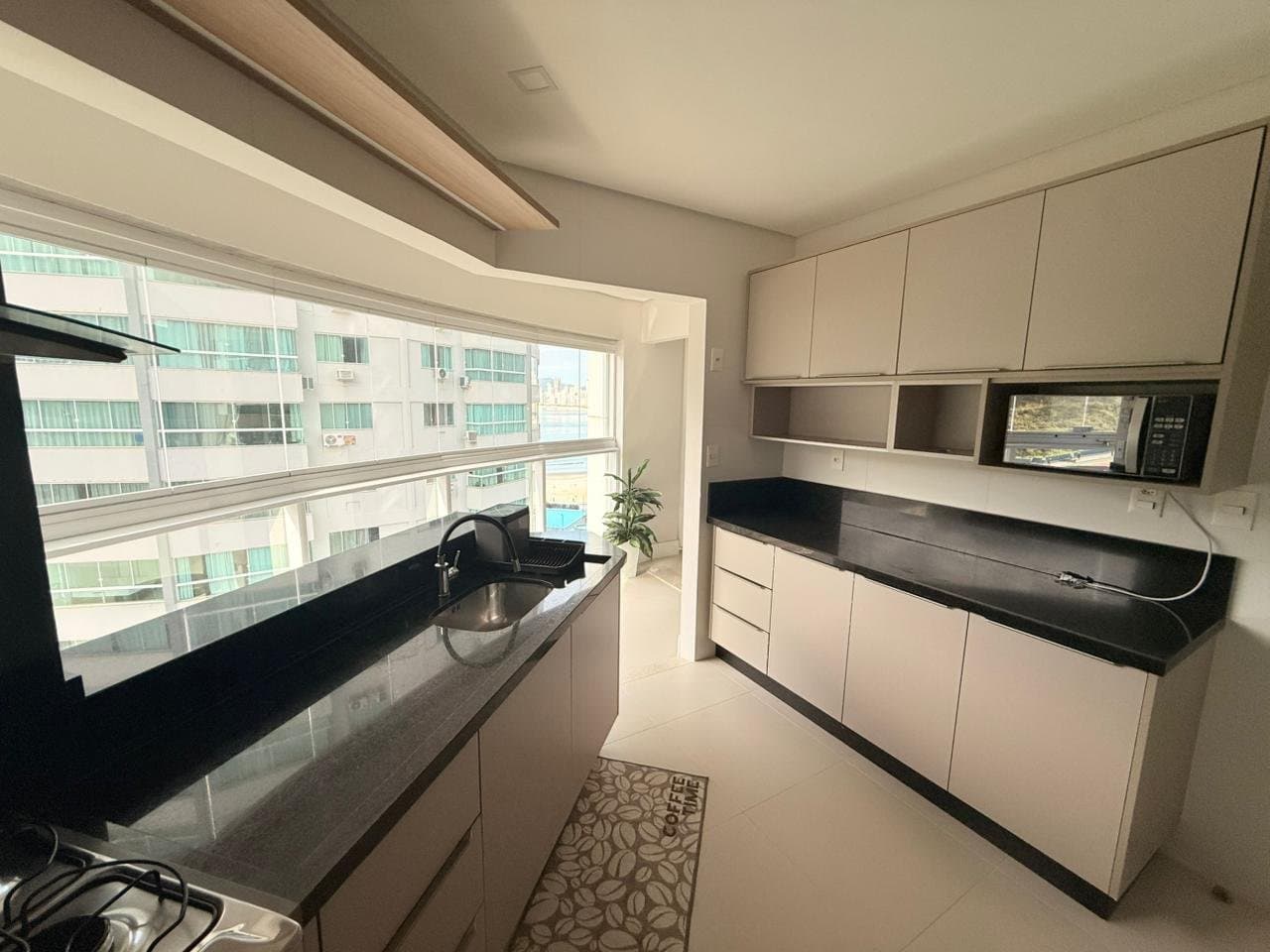 Apartamento de 4 quartos com 2 suítes e 161 m² em Bal. Camboriú