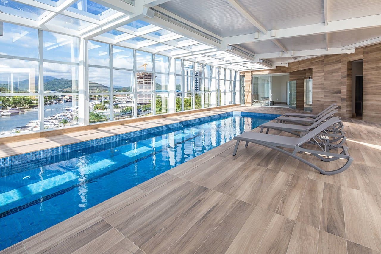 Apartamento de 4 quartos com 4 suítes e 237 m² em Bal. Camboriú