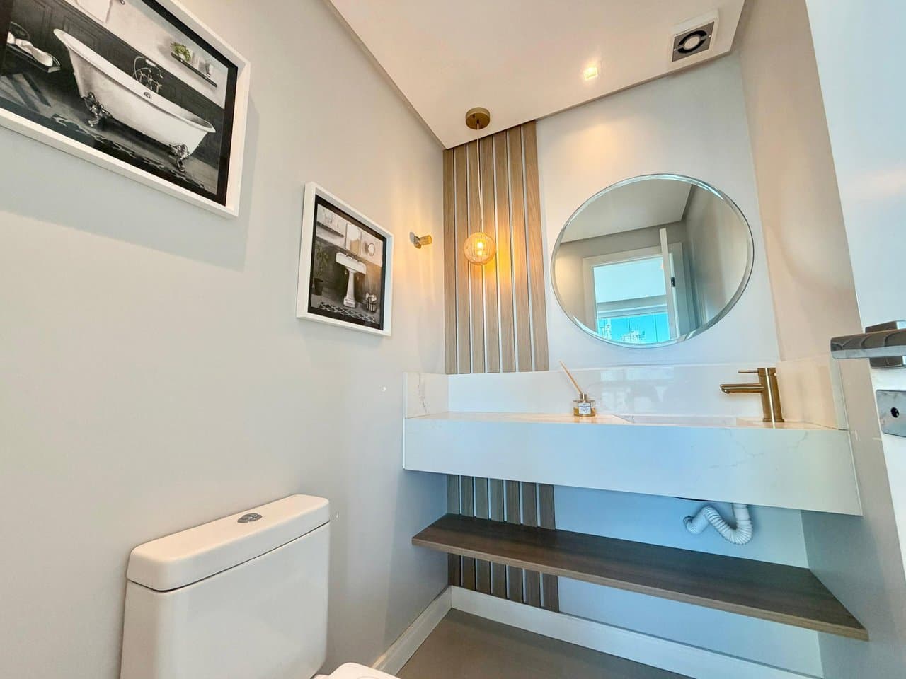 Apartamento de 3 quartos com 3 suítes e 105 m² em Bal. Camboriú