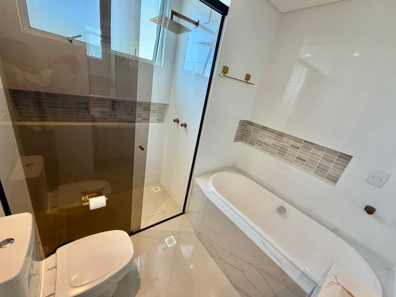 Apartamento de 3 quartos com 3 suítes e 105 m² em Bal. Camboriú