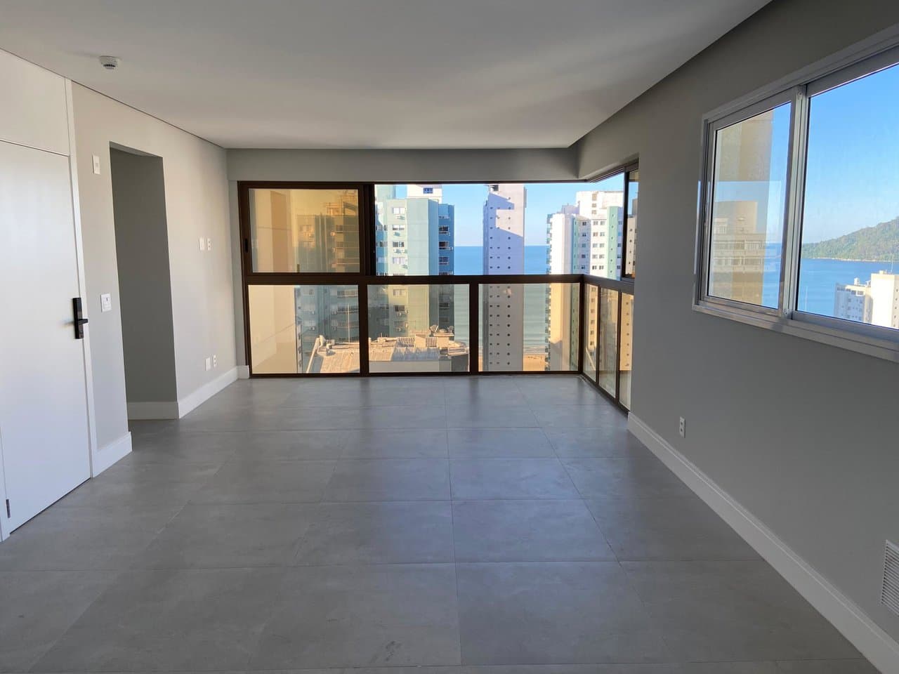 Apartamento de 3 quartos com 3 suítes e 118 m² em Bal. Camboriú