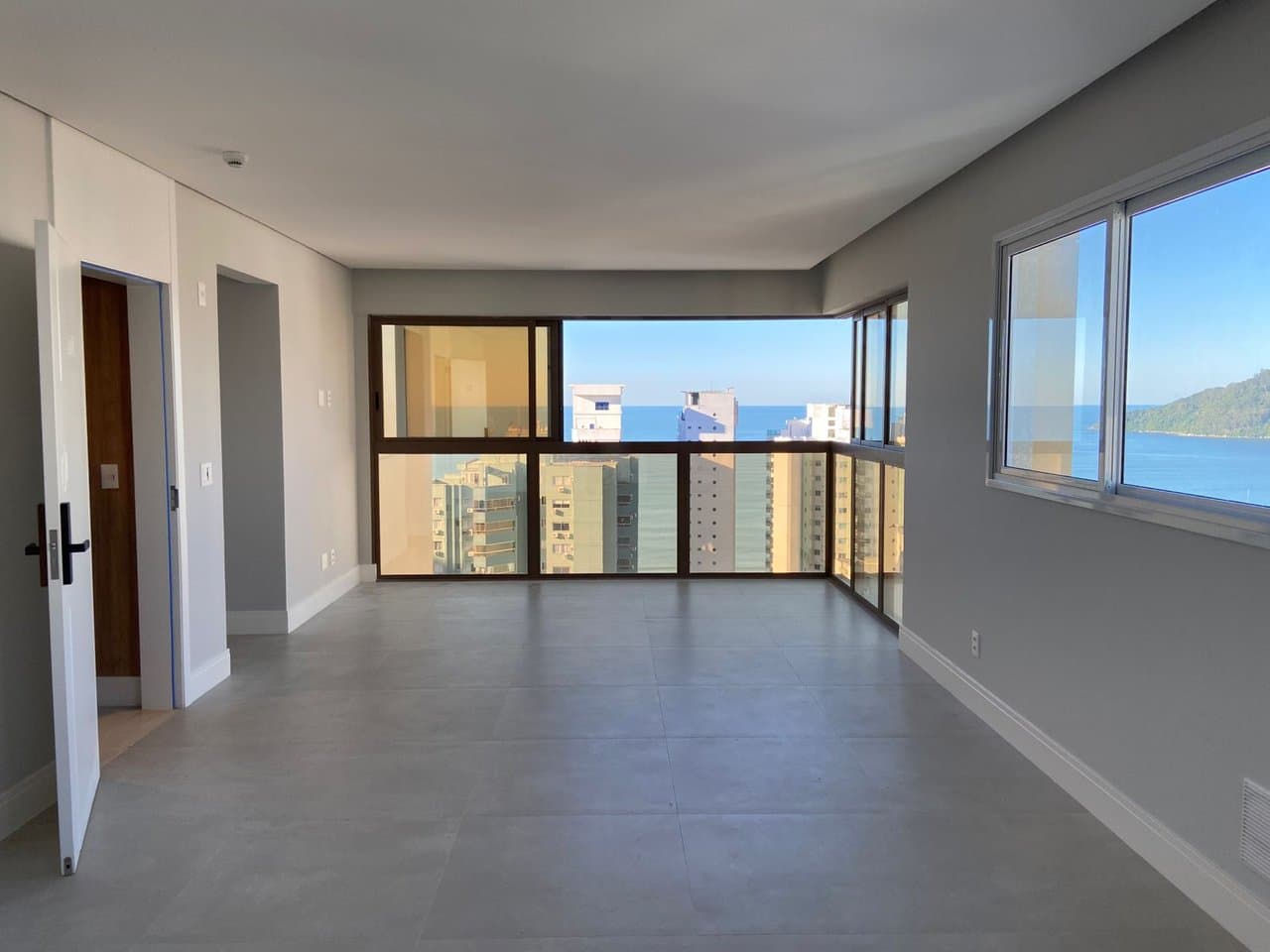 Apartamento de 3 quartos com 3 suítes e 118 m² em Bal. Camboriú
