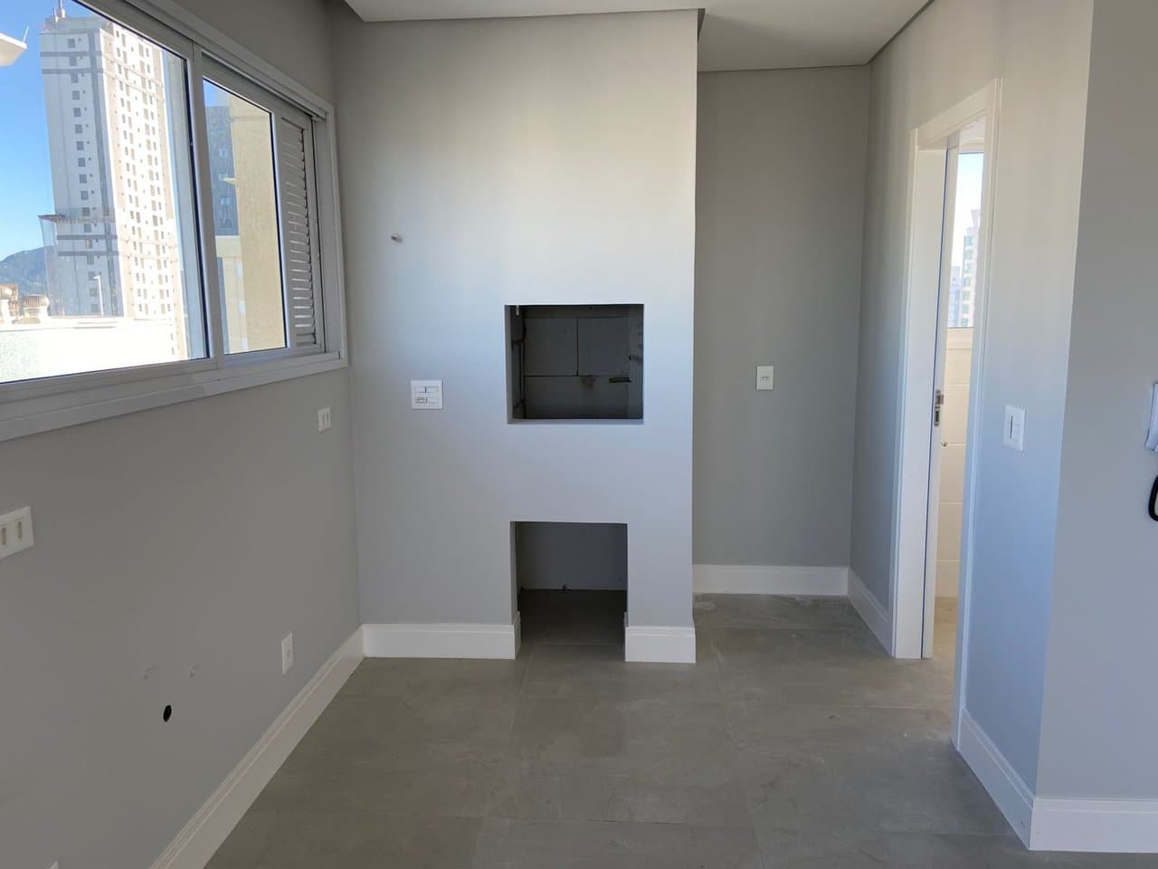 Apartamento de 3 quartos com 3 suítes e 118 m² em Bal. Camboriú