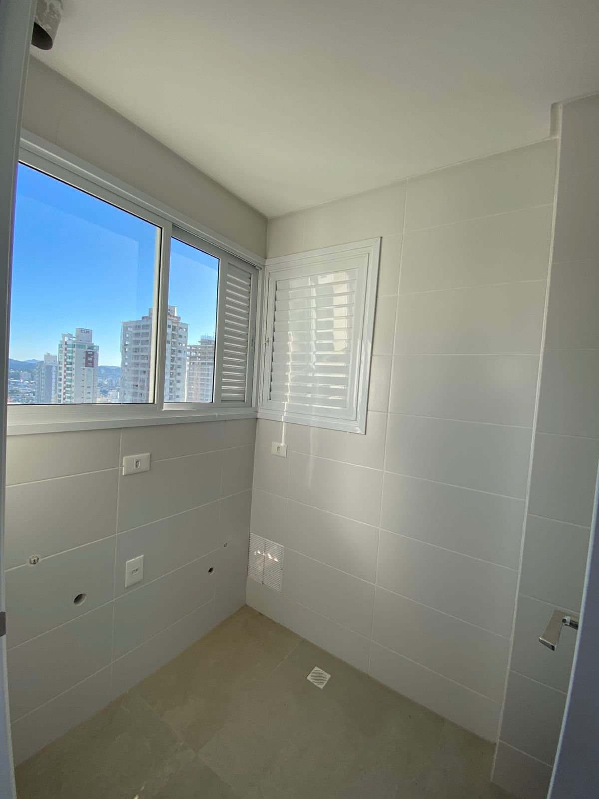 Apartamento de 3 quartos com 3 suítes e 118 m² em Bal. Camboriú
