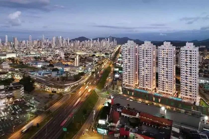 Apartamento de 2 quartos com 1 suíte e 64 m² em Bal. Camboriú