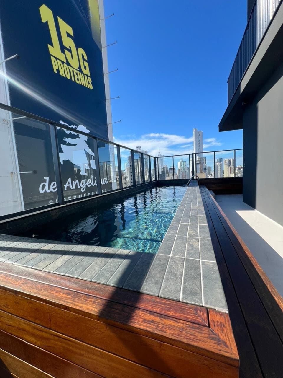 Apartamento de 3 quartos com 3 suítes e 105 m² em Bal. Camboriú