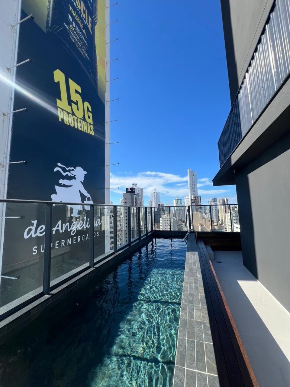 Apartamento de 3 quartos com 3 suítes e 105 m² em Bal. Camboriú