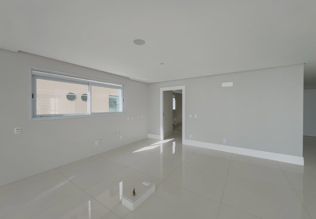Apartamento de 5 quartos com 5 suítes e 322 m² em Bal. Camboriú