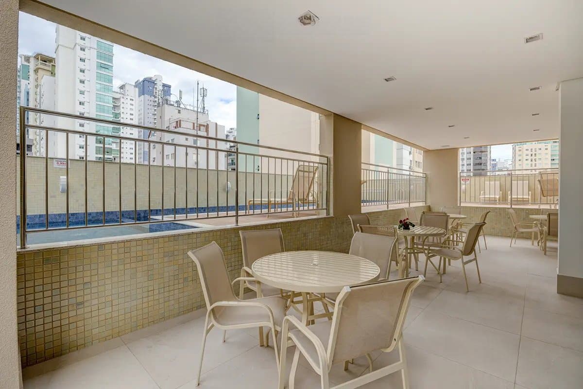 Apartamento de 4 quartos com 4 suítes e 142 m² em Bal. Camboriú