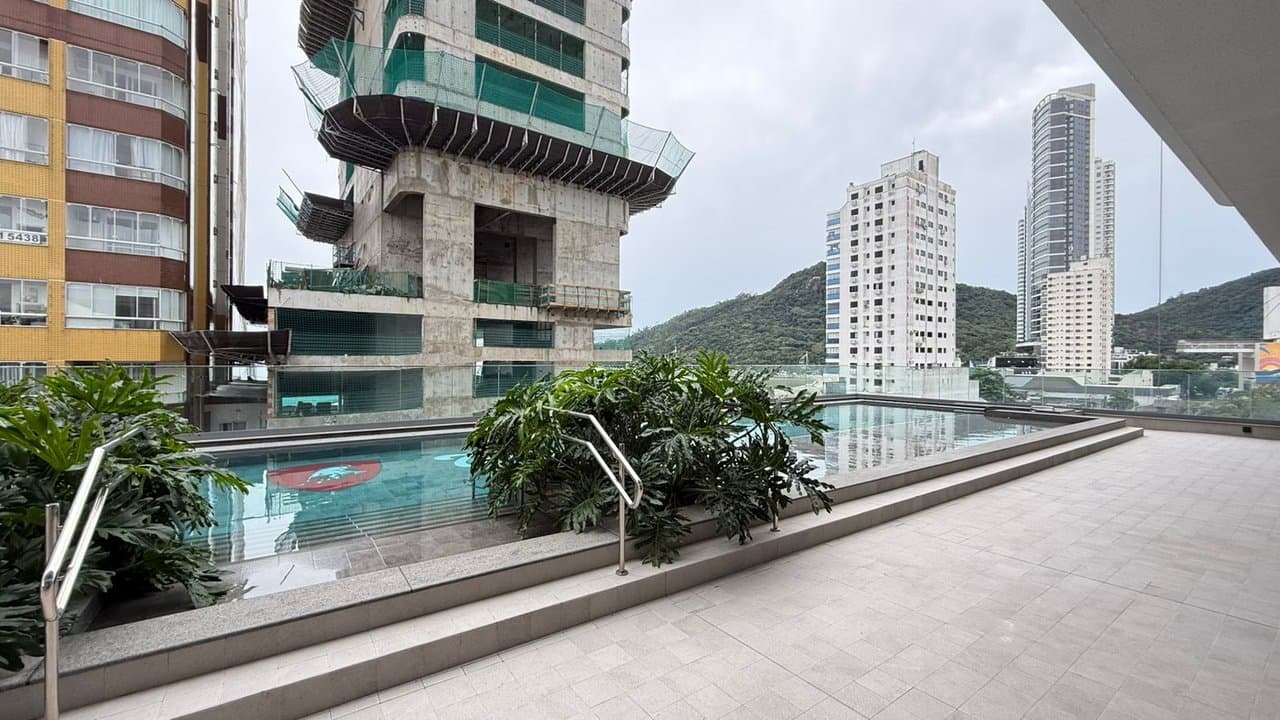 Apartamento de 4 quartos com 4 suítes e 194 m² em Bal. Camboriú