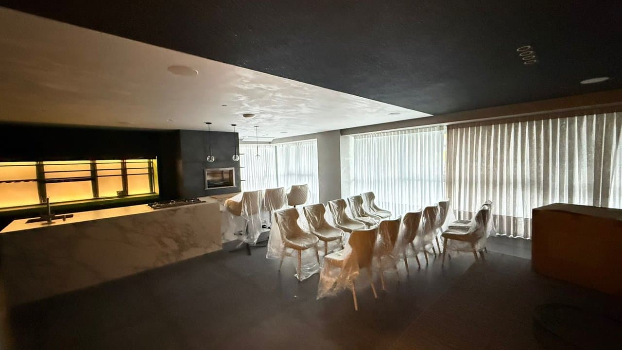 Apartamento de 4 quartos com 4 suítes e 194 m² em Bal. Camboriú